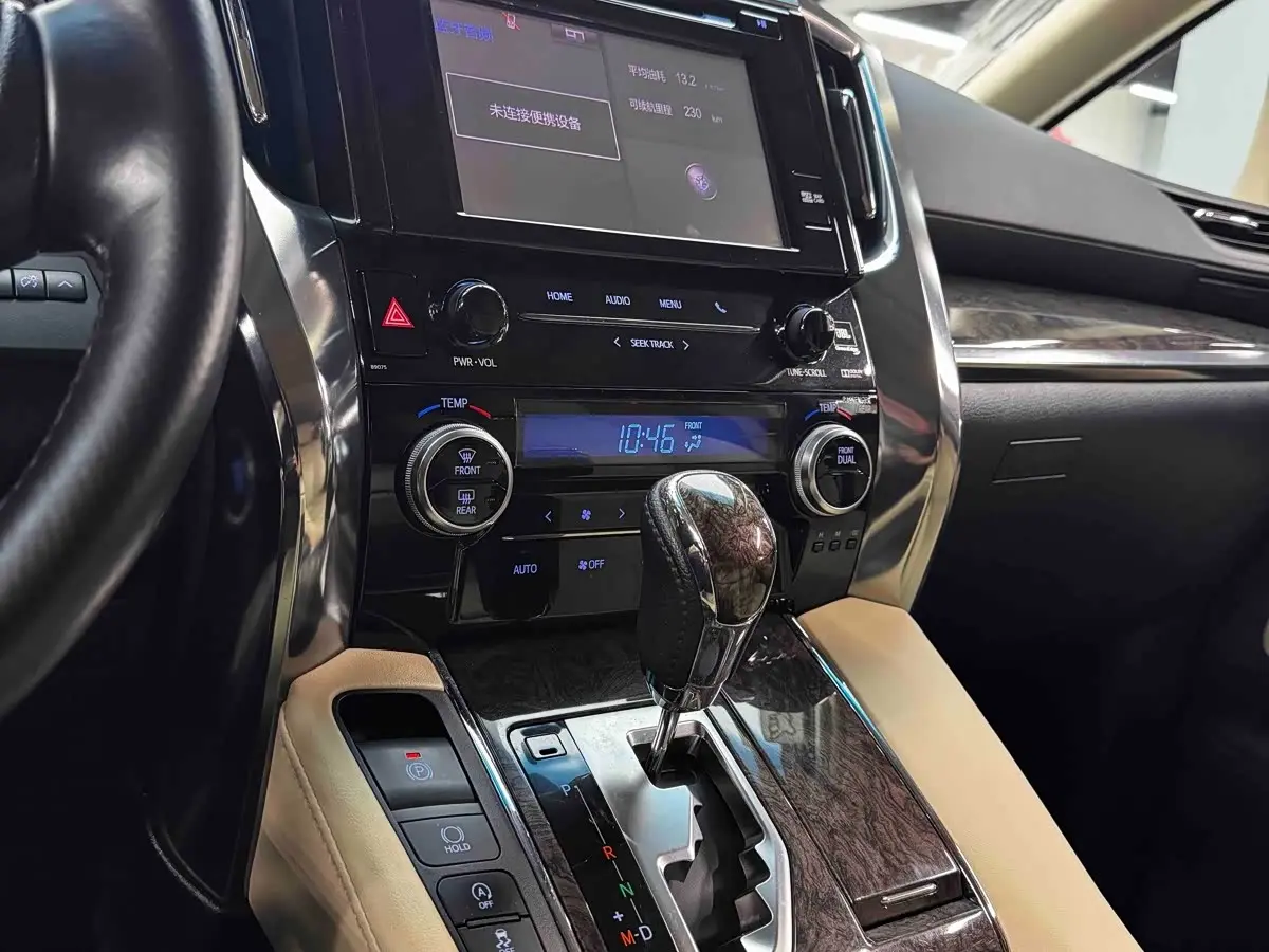 Toyota Alphard 2019 — Фото 7/20