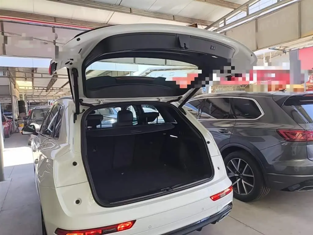 Audi Q5L 2024 — Şəkil 19/20