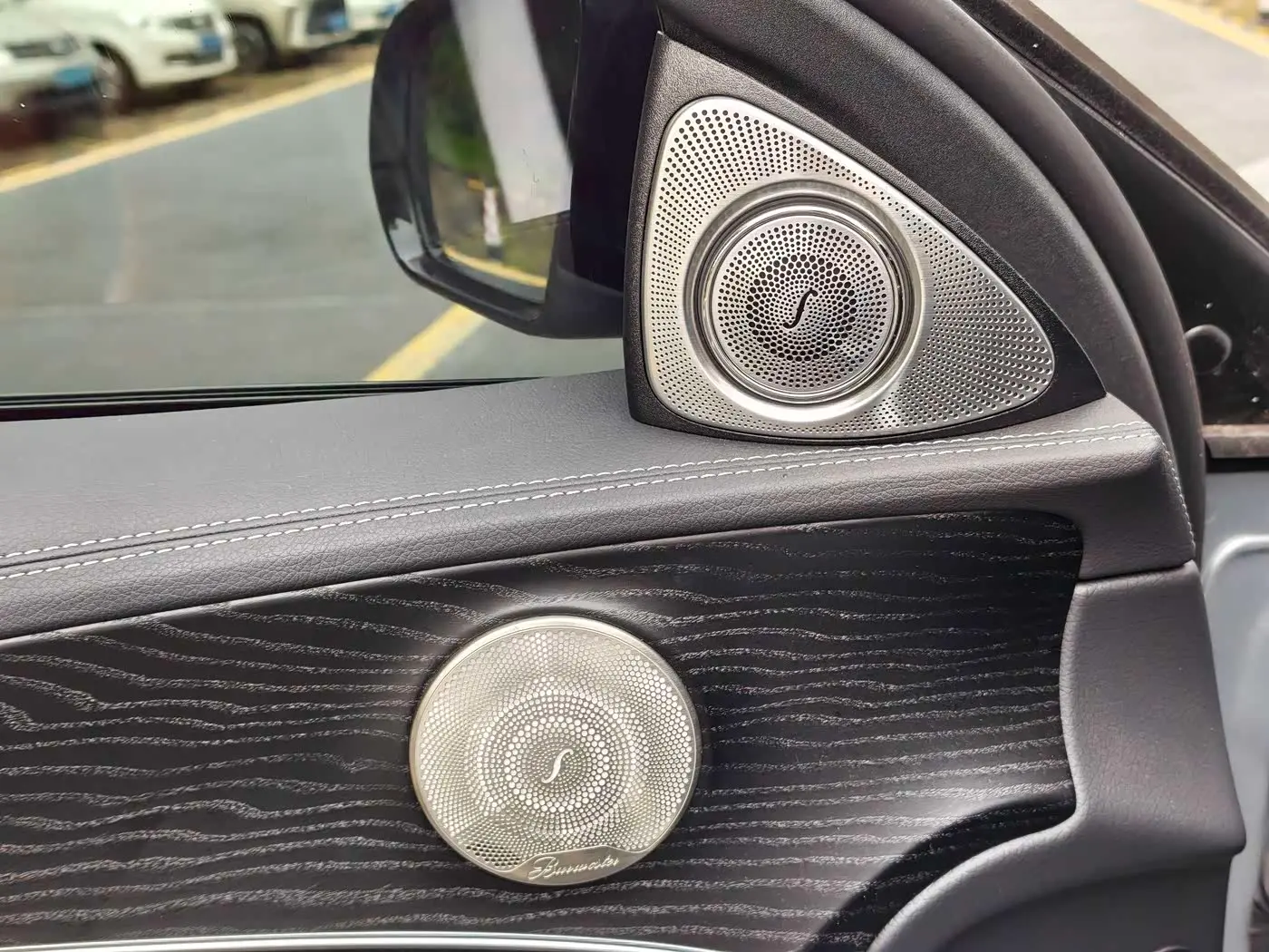 Mercedes-Benz E-Class 2023 — Photo 9/10