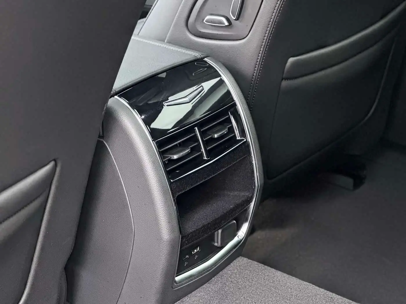 Cadillac CT6 2024 — Фото 11/17