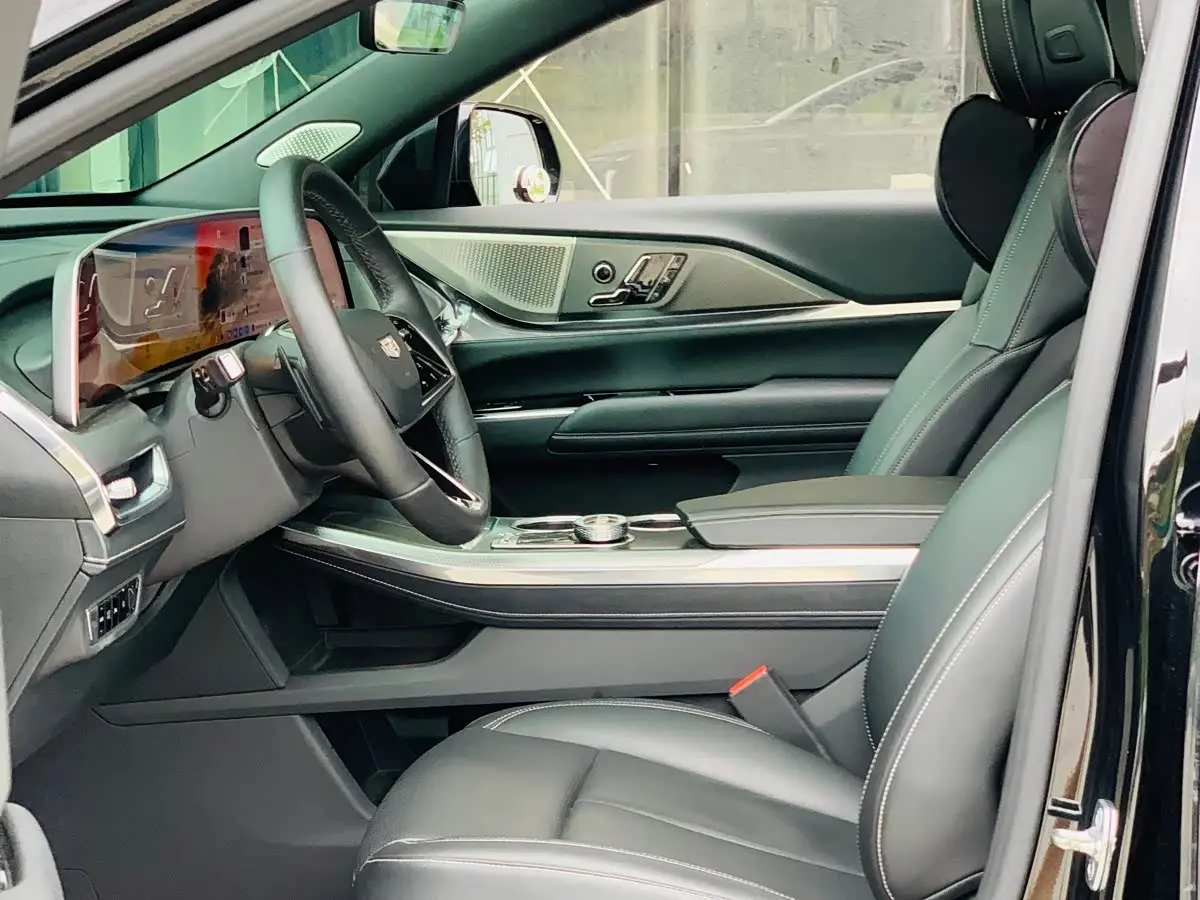 Cadillac XT5 2025 — Photo 11/20