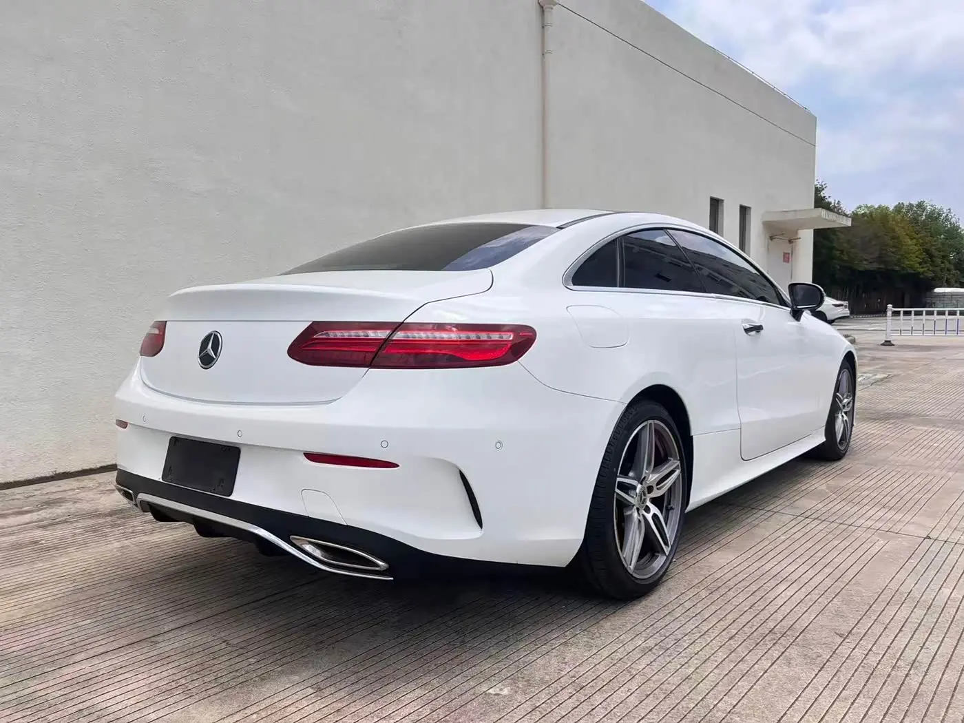 Mercedes-Benz E-Class 2020 — Photo 19/19