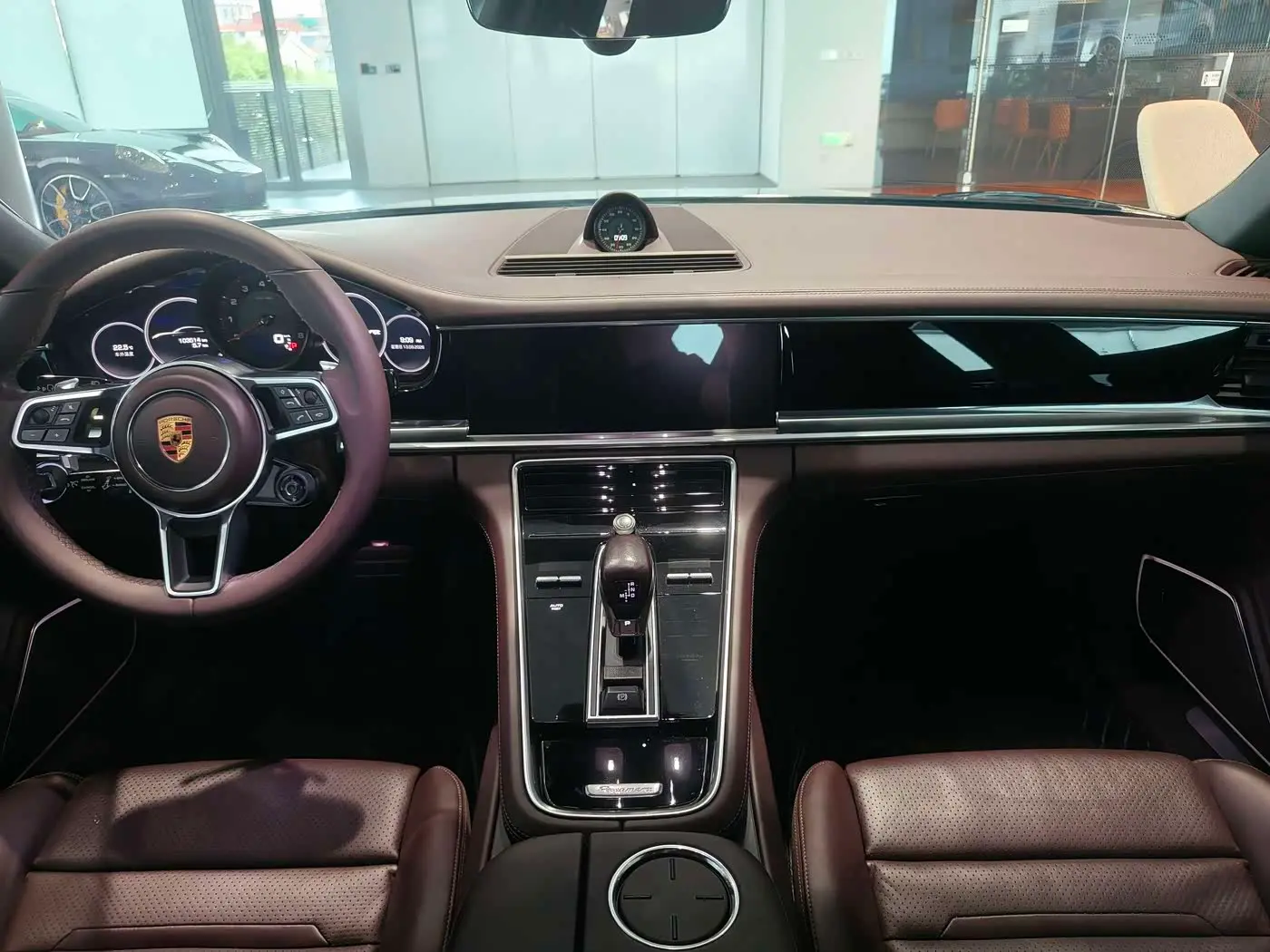 Porsche Panamera 2019 — Şəkil 7/10