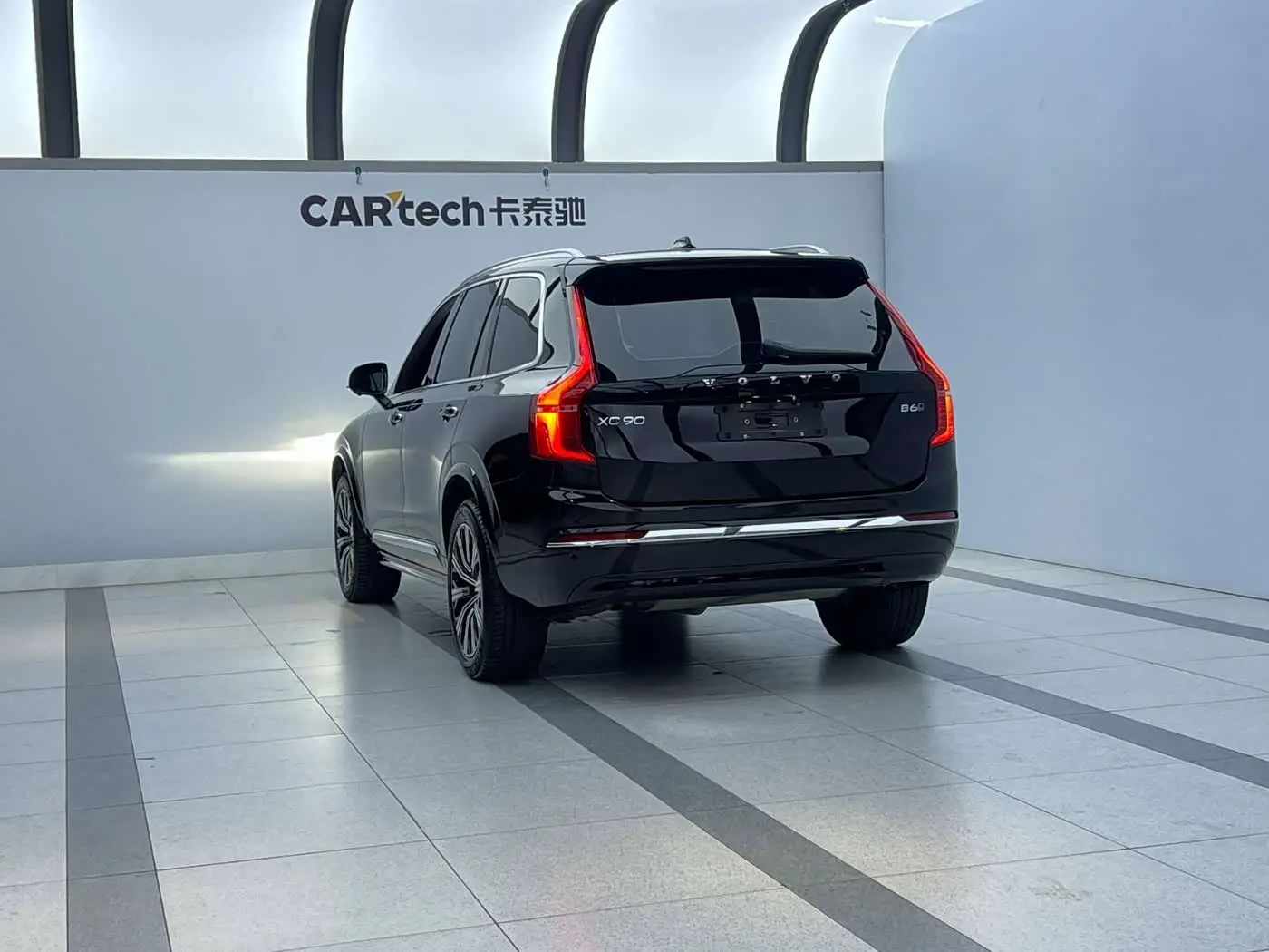 Volvo XC90 2022 — Фото 4/9