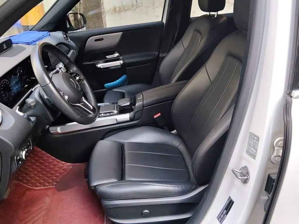 Mercedes-Benz GLB 2021 — Photo 16/20