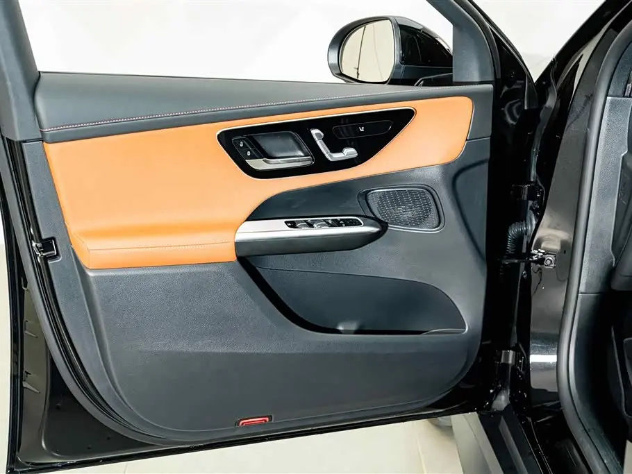 Mercedes-Benz GLC Coupe 2025 — Фото 17/20