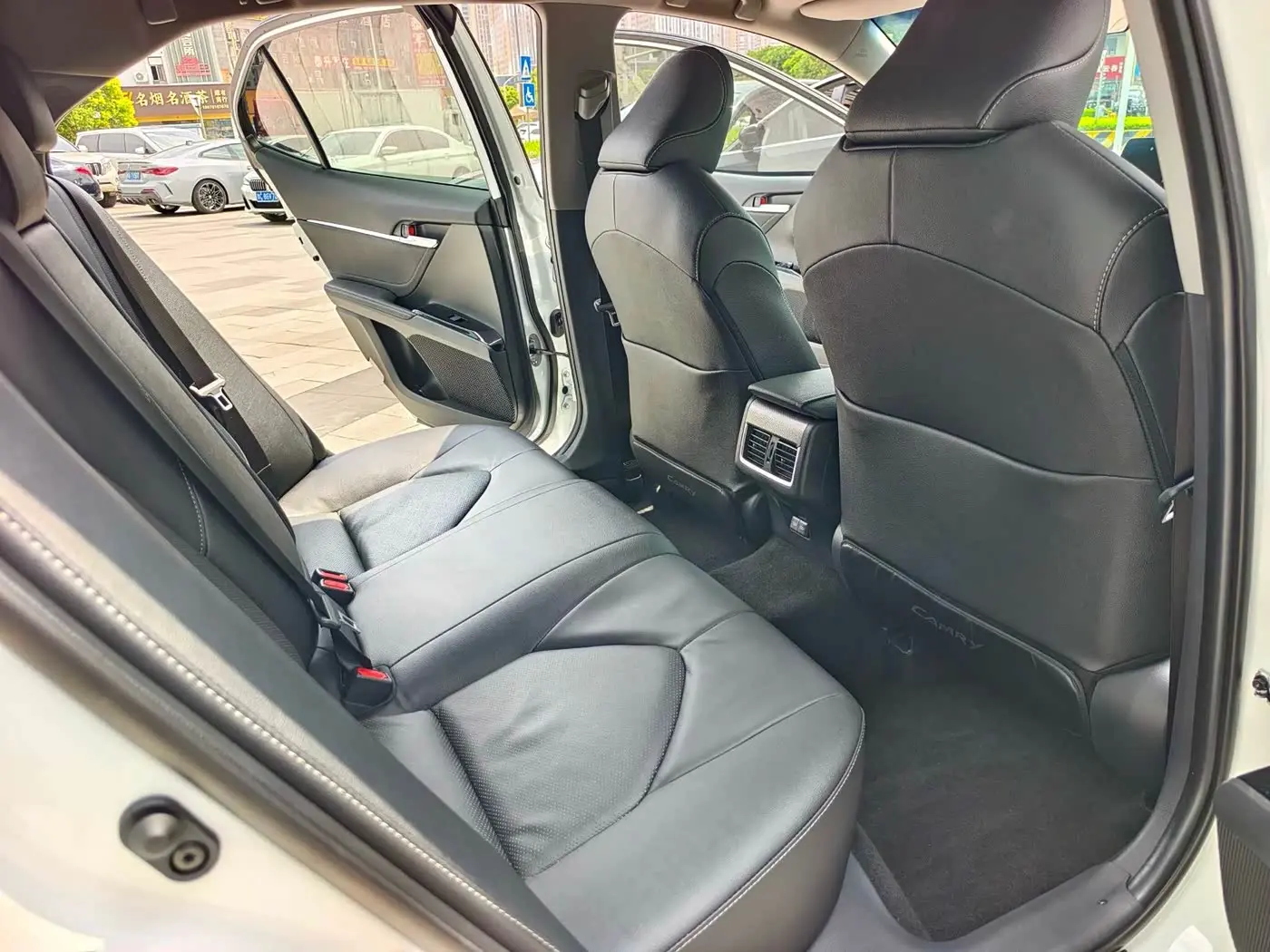 Toyota Camry 2023 — Фото 11/20
