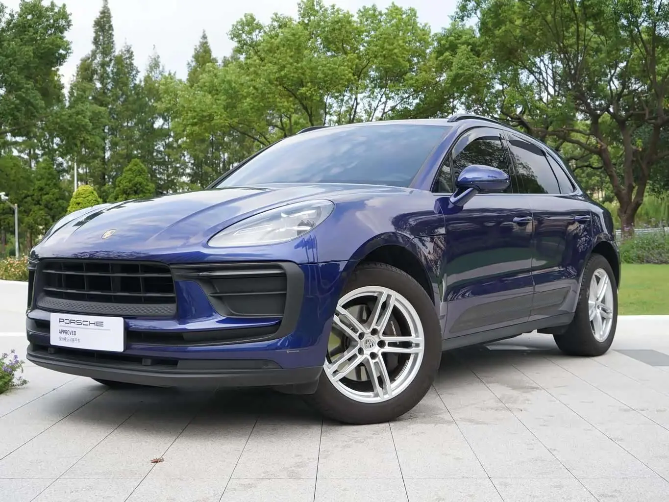 Porsche Macan 2023 — Photo 1/19