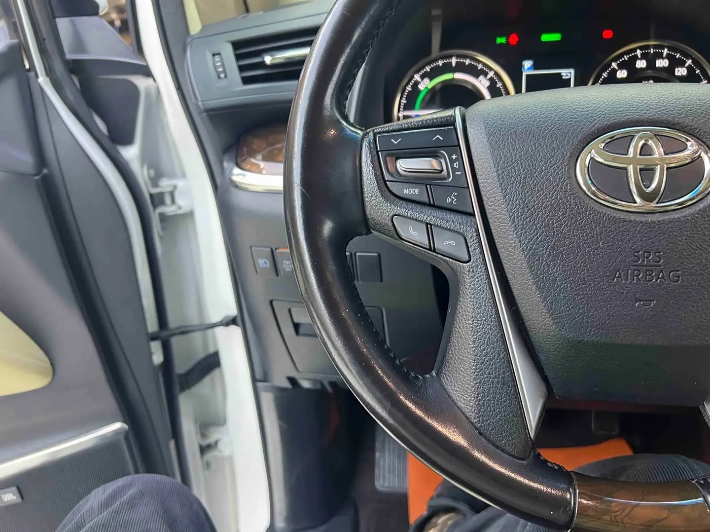 Toyota Alphard 2021 — Photo 7/20