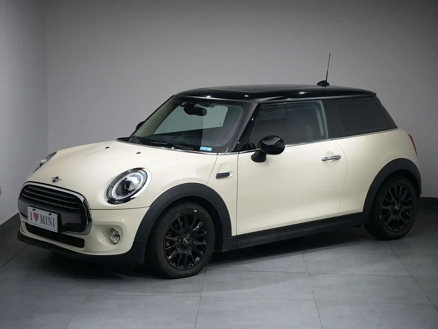 MINI MINI, 2018