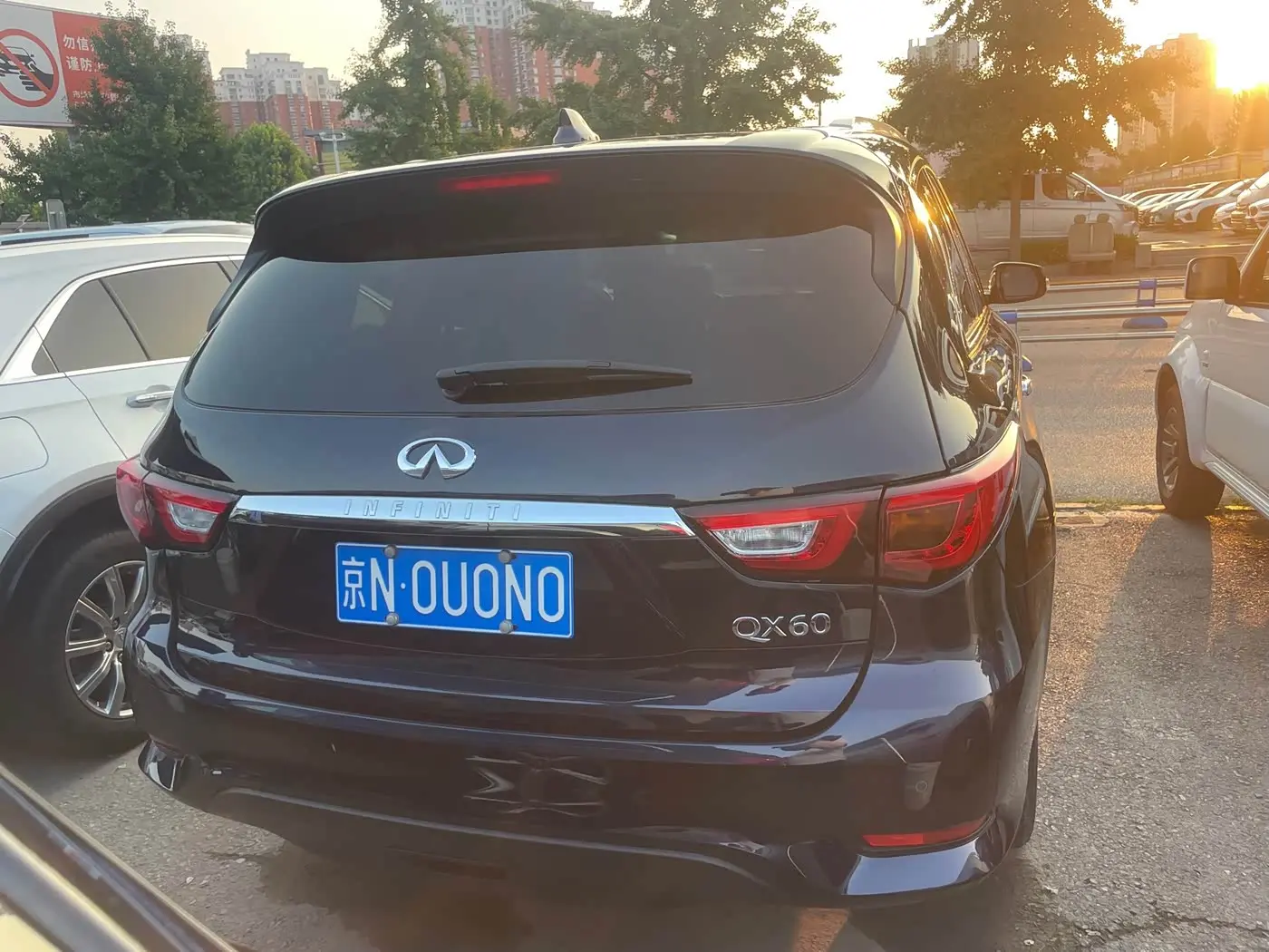 Infiniti QX60 2019 — Photo 5/17