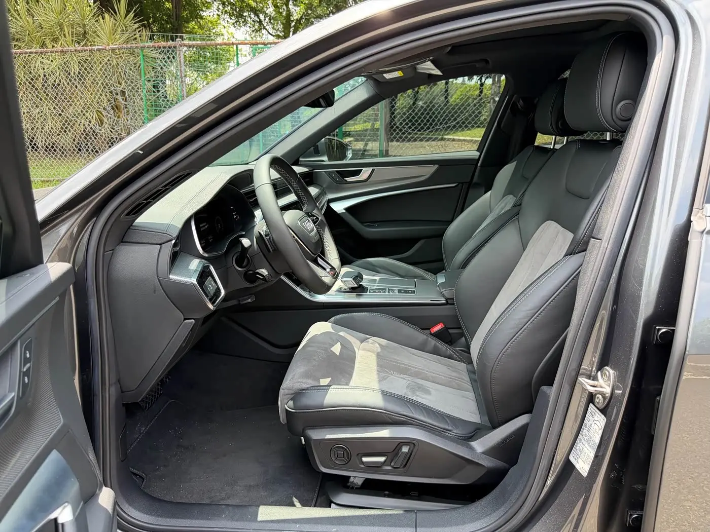 Audi A6L 2021 — Şəkil 10/19