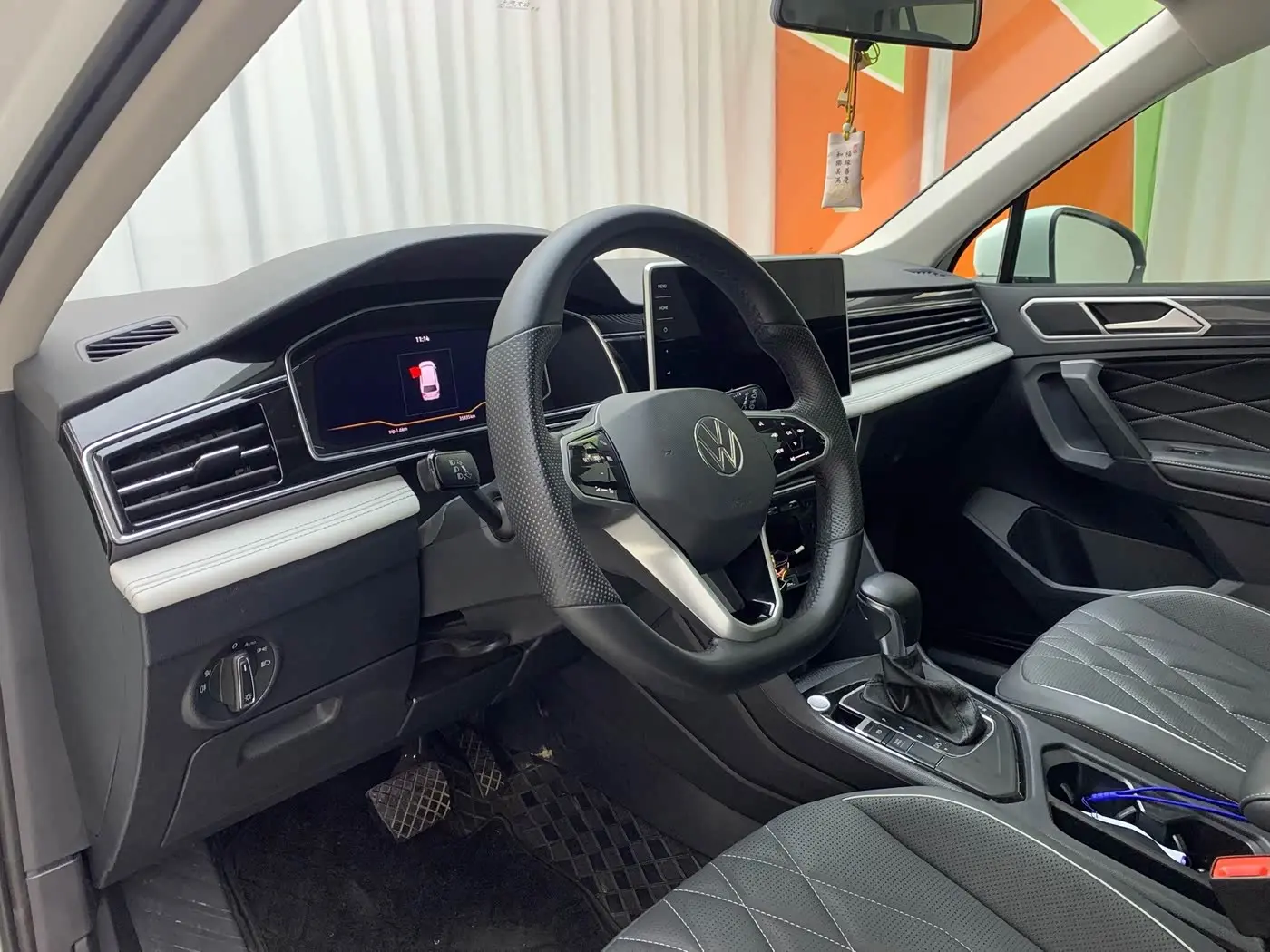 Volkswagen Tiguan L 2023 — Фото 7/18