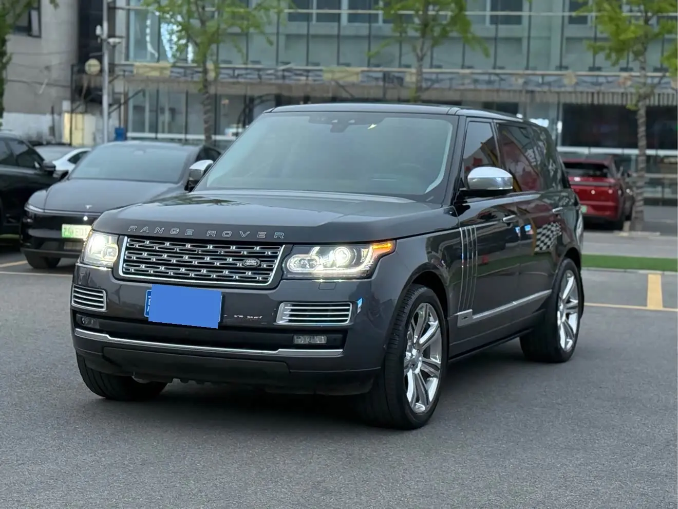 Land Rover Range Rover 2017 — Photo 1/18