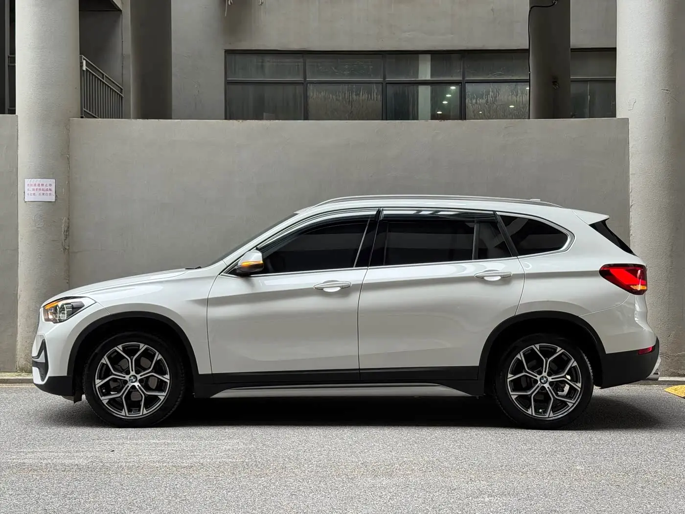 BMW X1 2023 — Фото 3/20