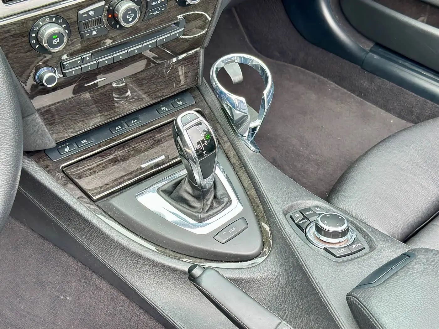 BMW 6 Series 2011 — Фото 20/20