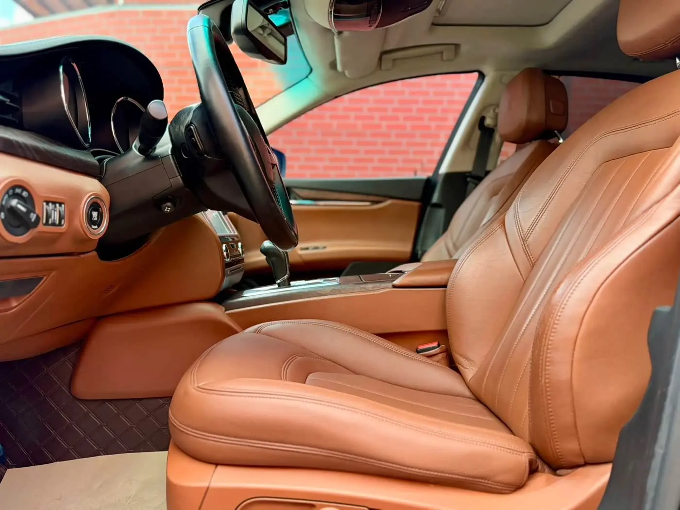 Maserati Quattroporte 2015 — Şəkil 12/20