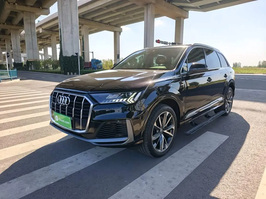 Audi Q7 2020 — Фото 1/20
