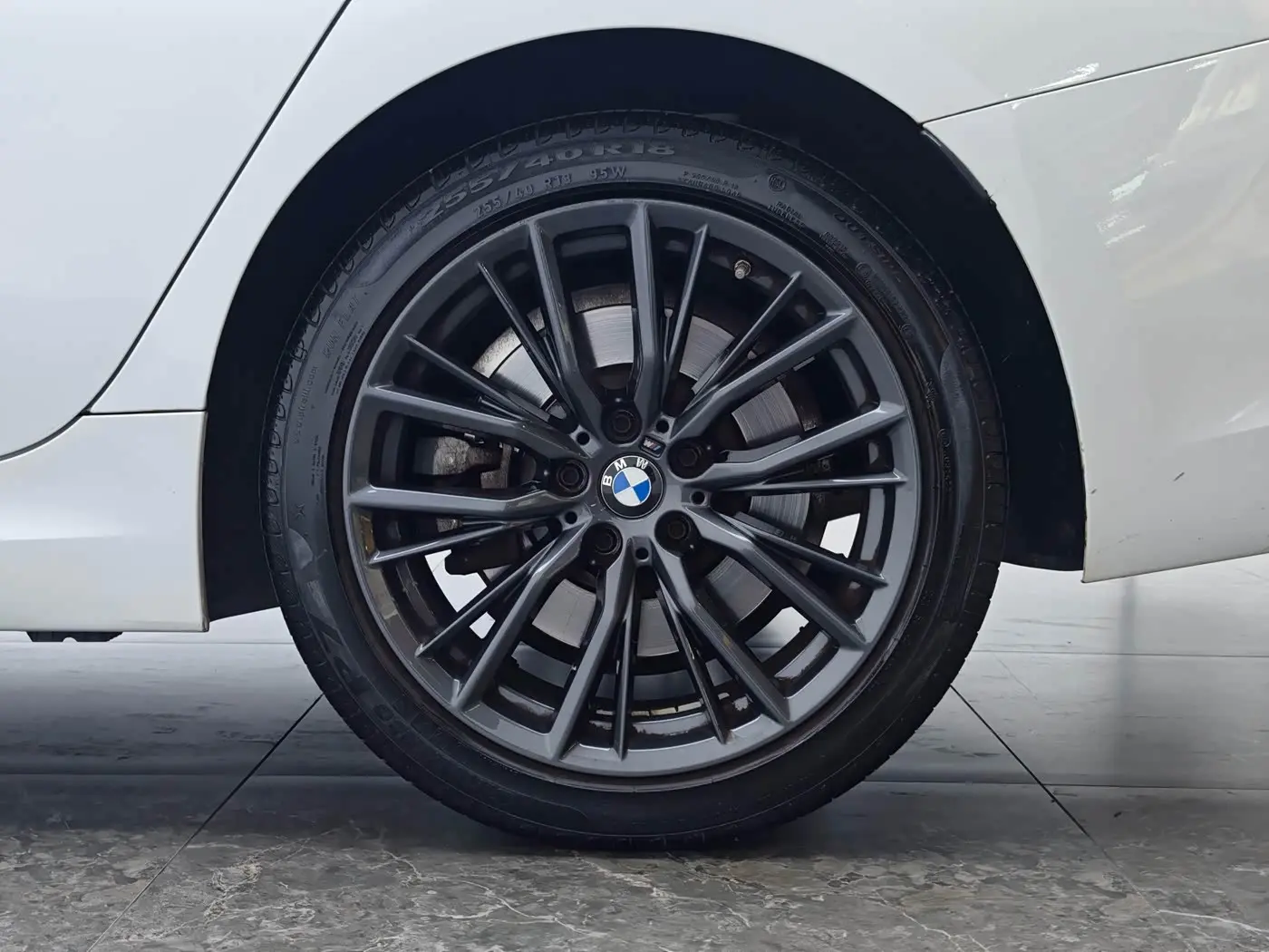 BMW 3 Series 2022 — Photo 9/20