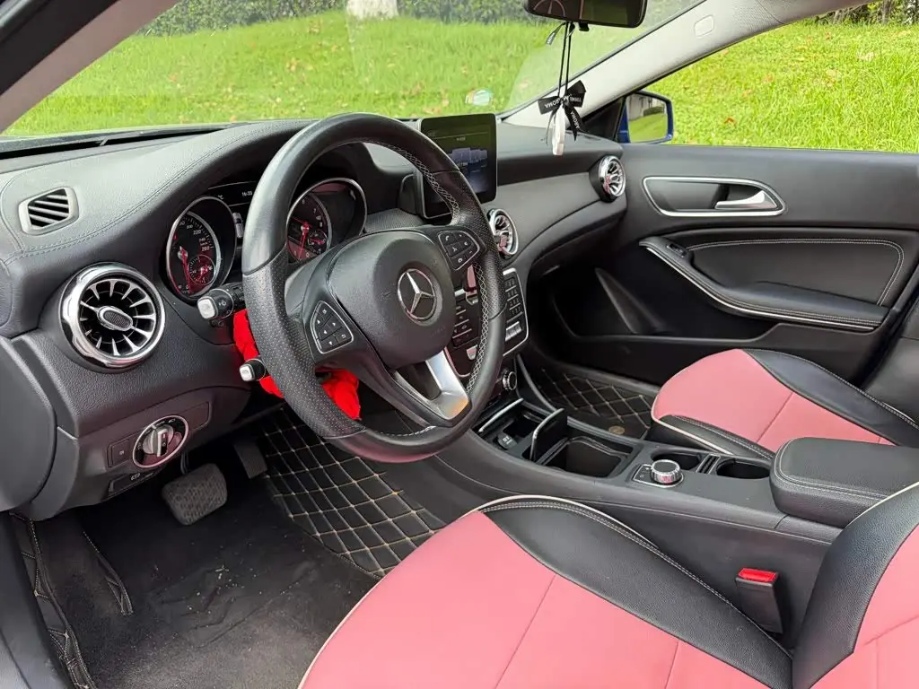Mercedes-Benz GLA 2019 — Photo 7/14