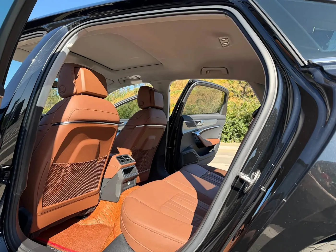 Audi A6L 2021 — Photo 12/16
