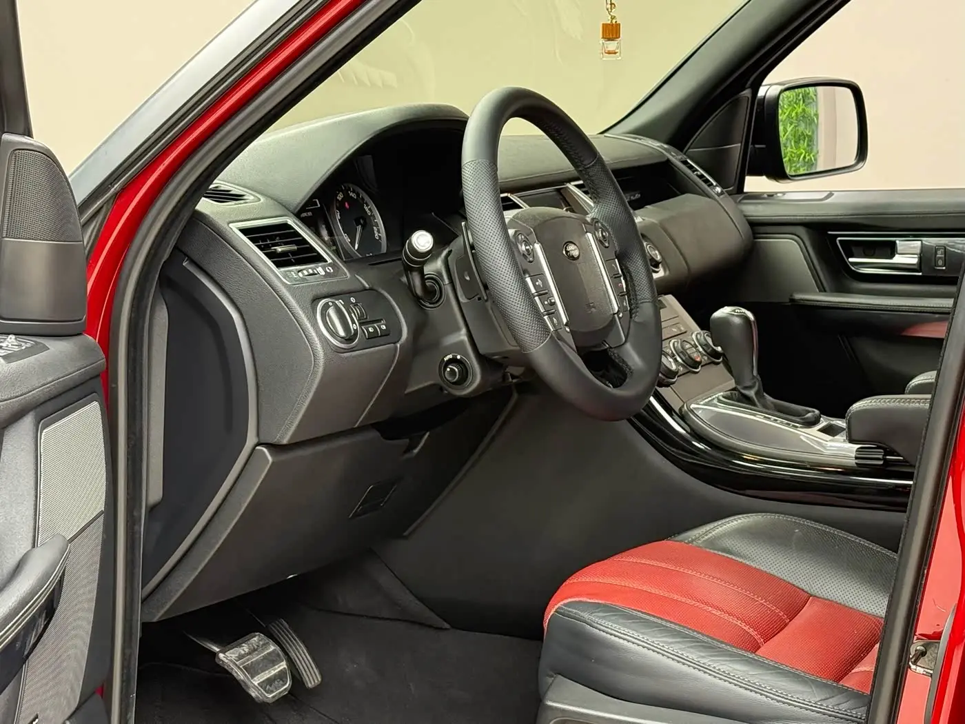 Land Rover Range Rover Sport 2012 — Фото 4/18