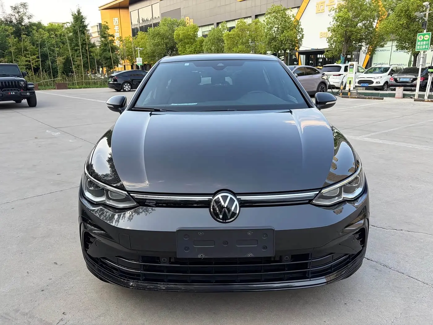 Volkswagen Golf 2022 — Photo 2/19