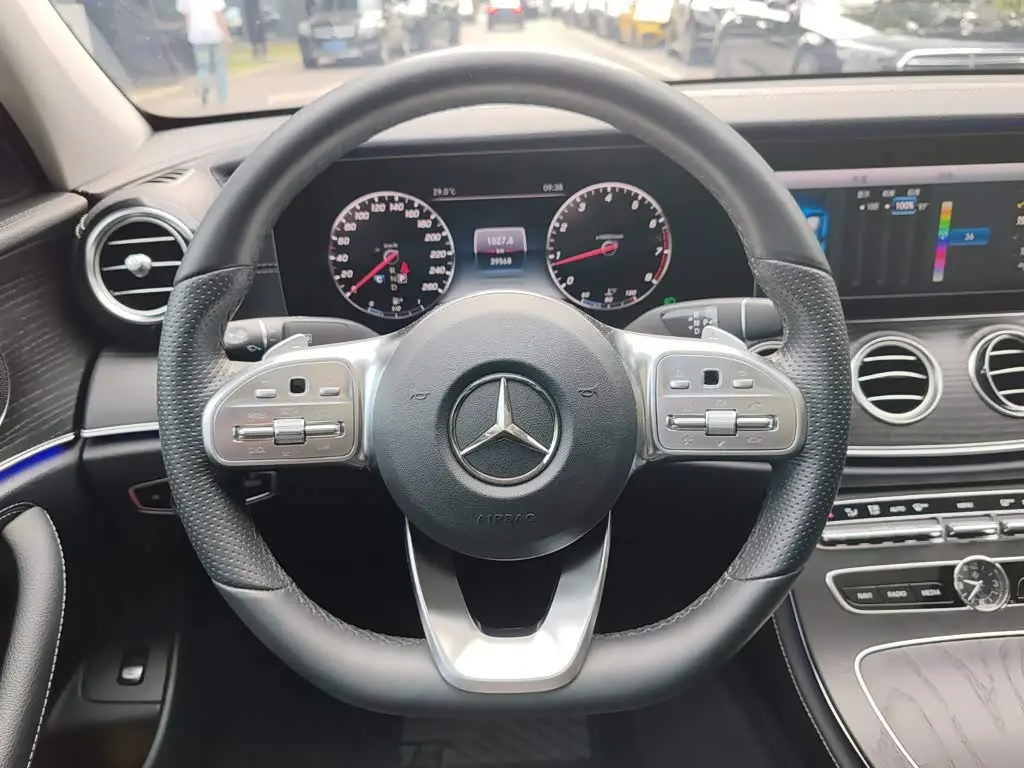 Mercedes-Benz E-Class 2020 — Фото 12/14