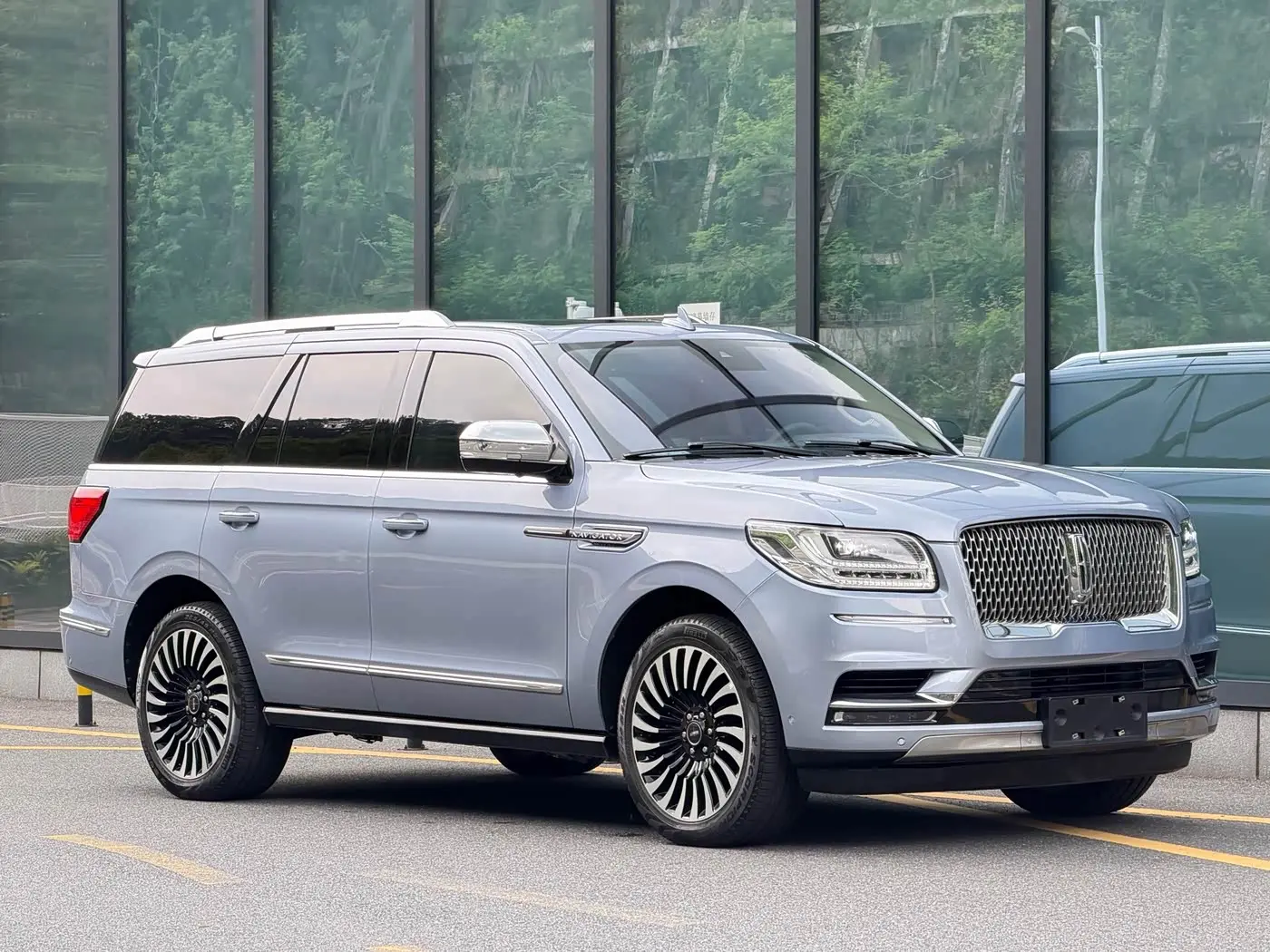 Lincoln Navigator 2021 — Фото 3/19