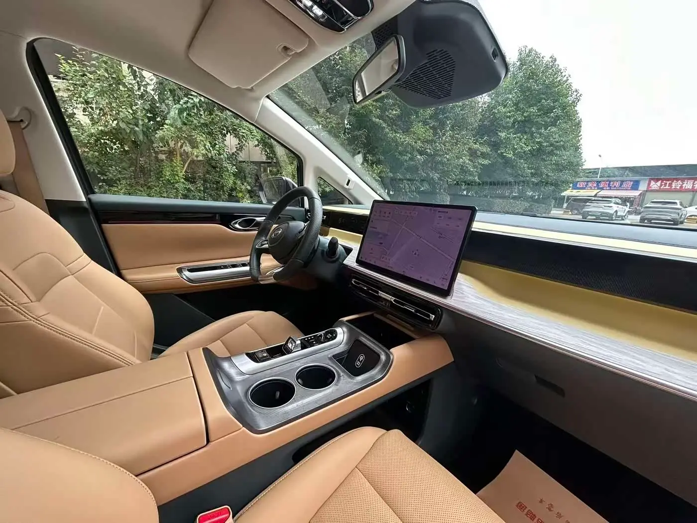 GAC Trumpchi Trumpchi E8 NEV 2023 — Photo 12/18