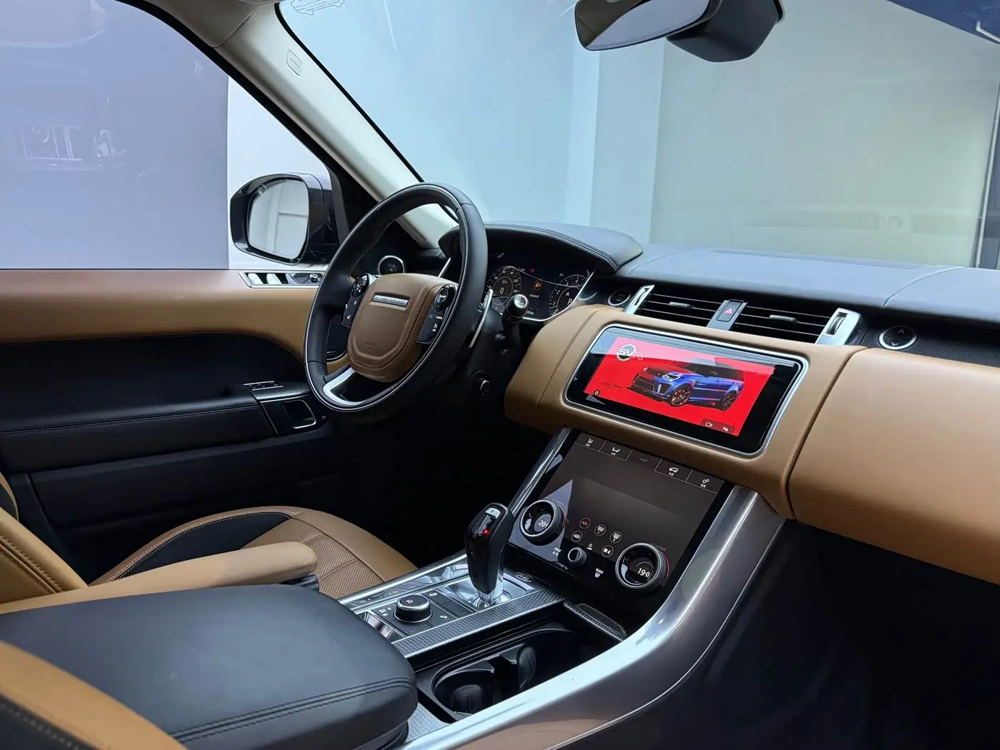 Land Rover Range Rover Sport 2018 — Photo 6/18