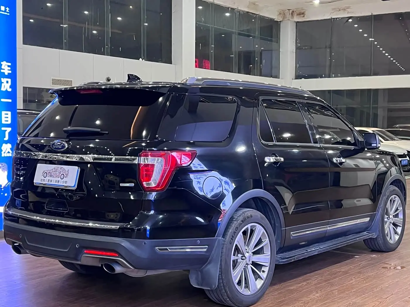 Ford Explorer 2019 — Фото 5/10