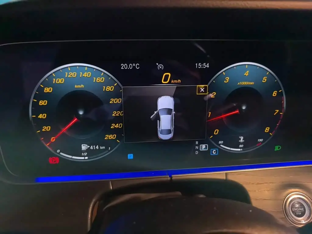 Mercedes-Benz E-Class 2021 — Photo 7/20