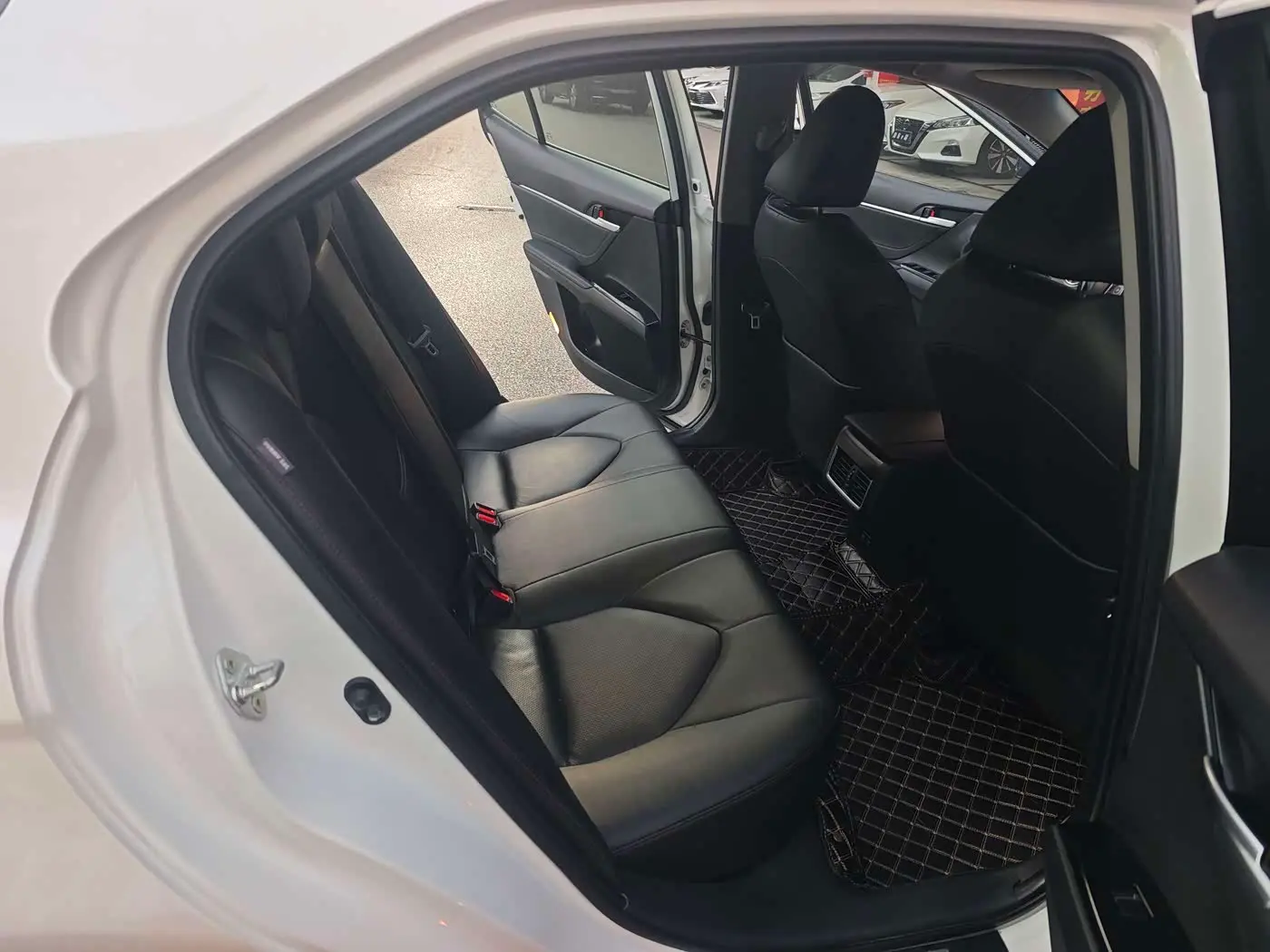 Toyota Camry 2022 — Şəkil 11/20