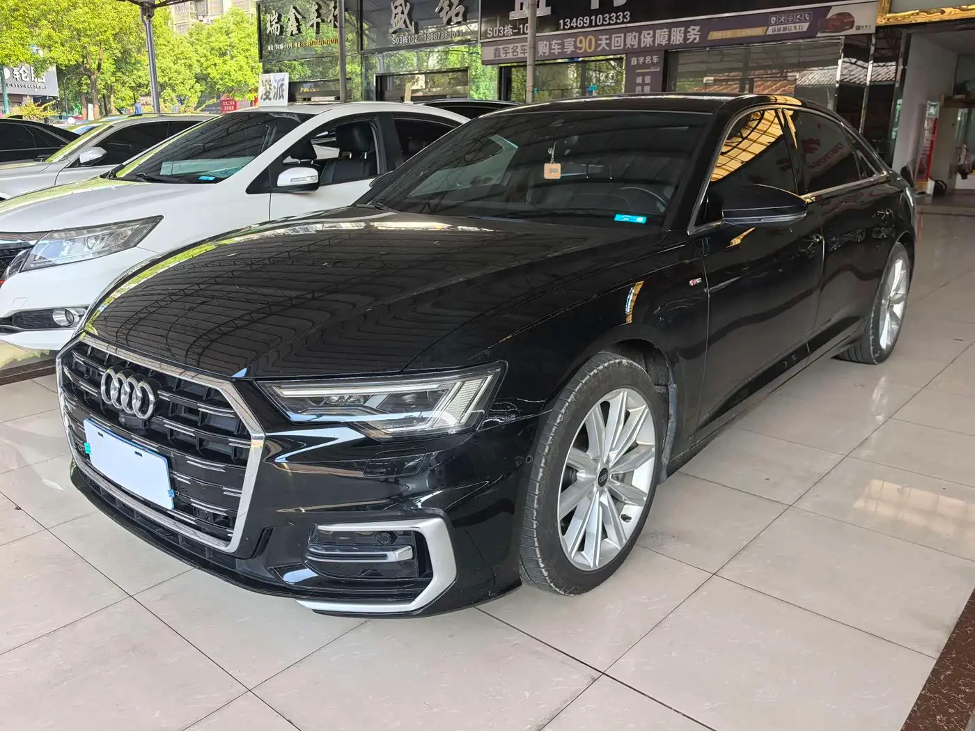 Audi A6L 2024 — Photo 1/17