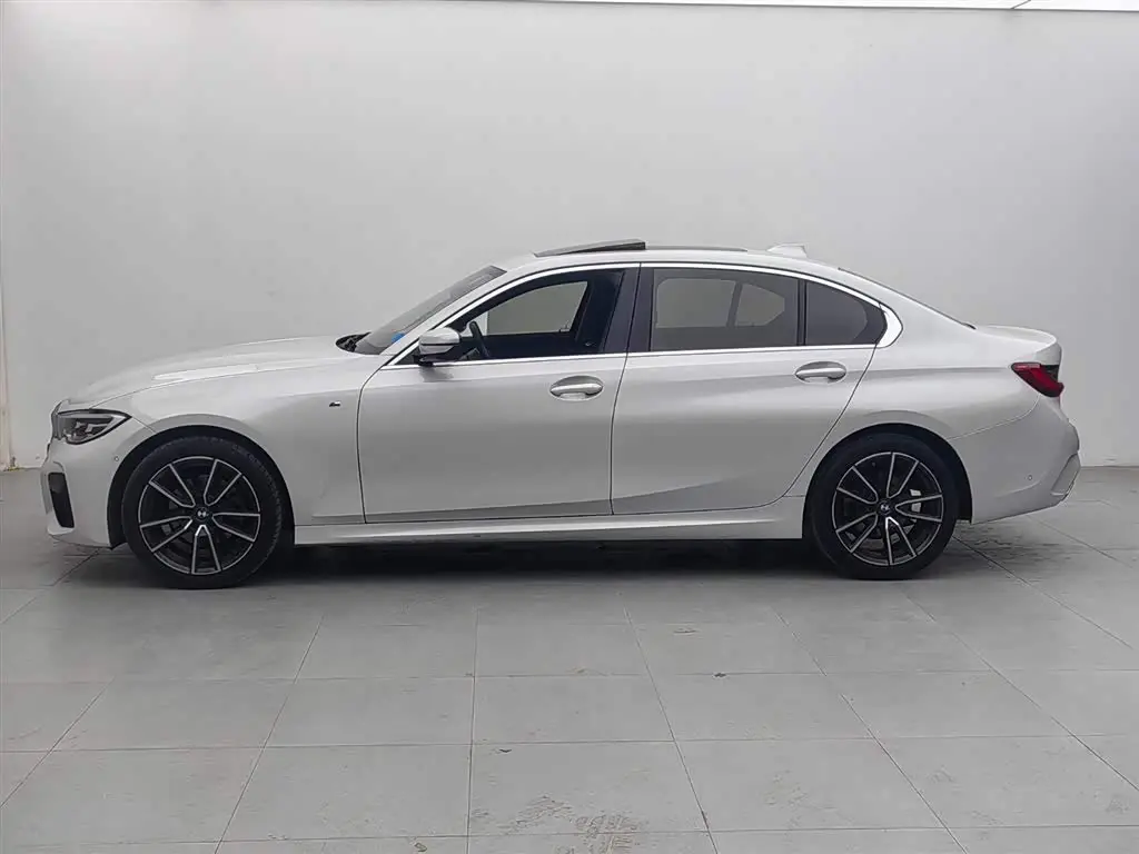 BMW 3 Series 2021 — Photo 3/18