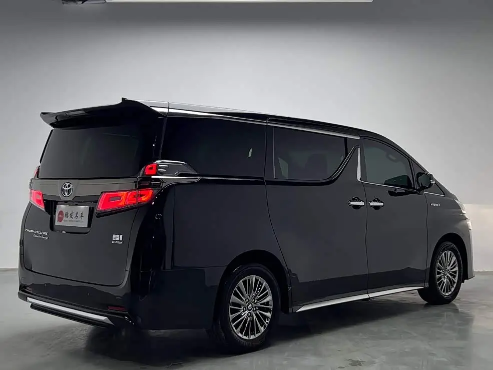 Toyota Vellfire 2023 — Photo 20/20