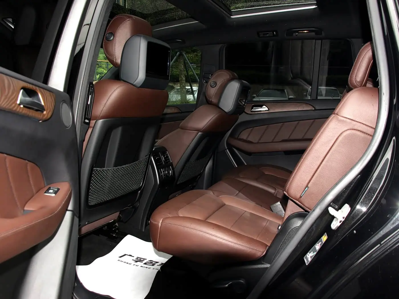 Mercedes-Benz GL-Class 2015 — Photo 7/13