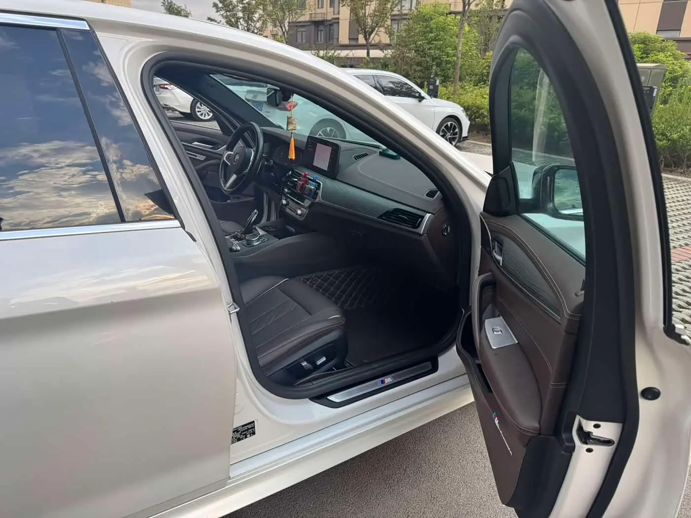 BMW 5 Series 2021 — Photo 5/10