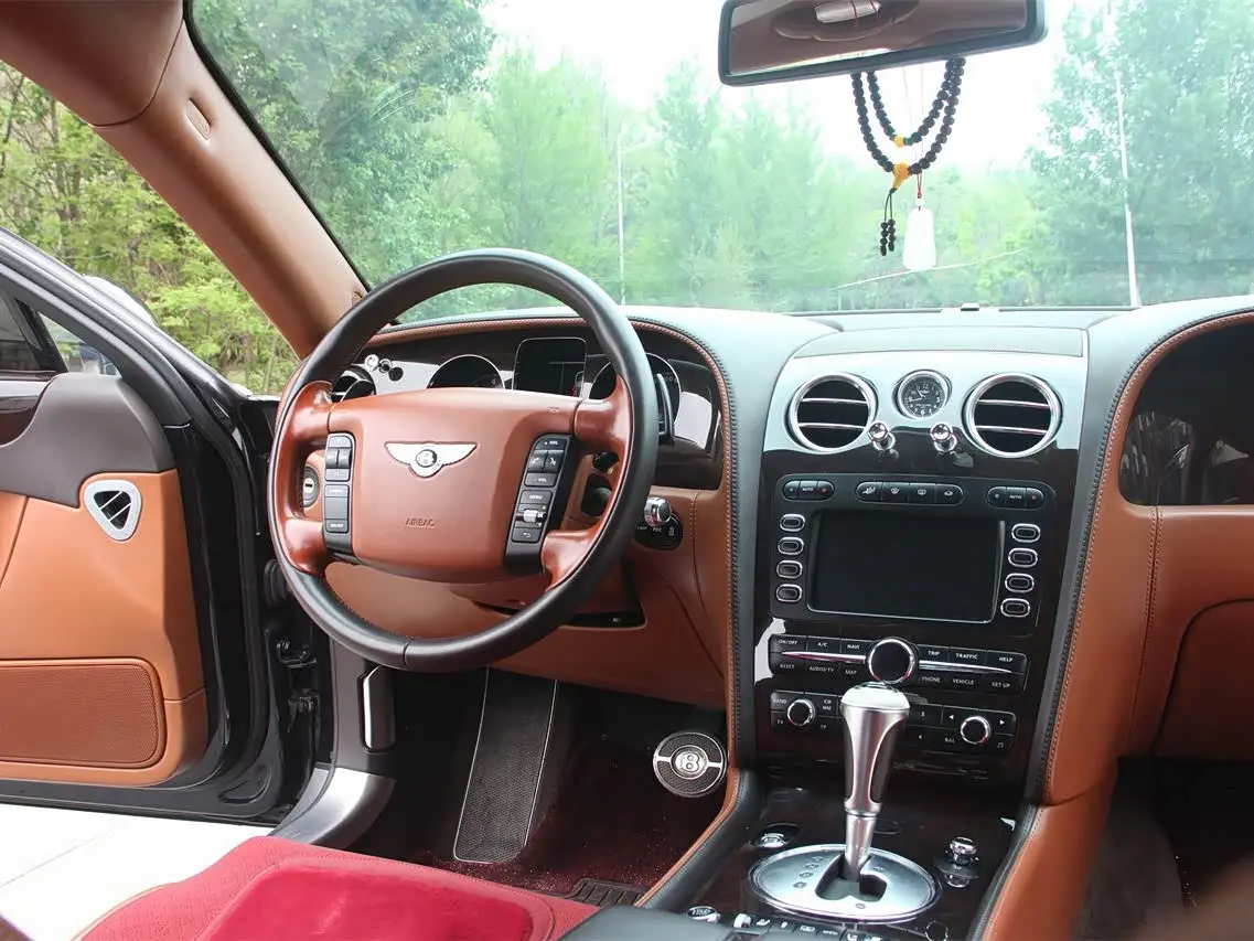 Bentley Flying Spur 2011 — Photo 17/20