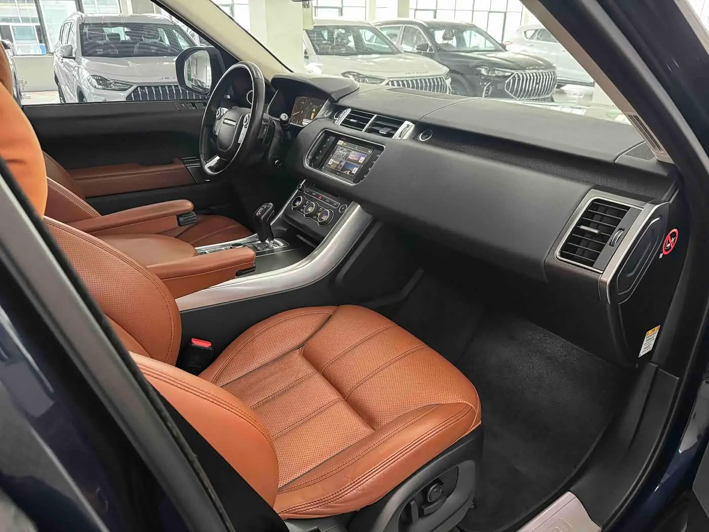 Land Rover Range Rover Sport 2016 — Photo 19/20