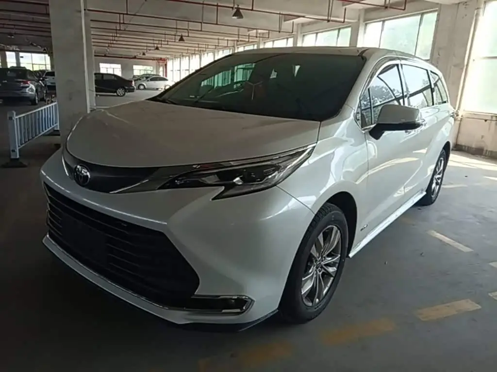 Toyota Sienna, 2025
