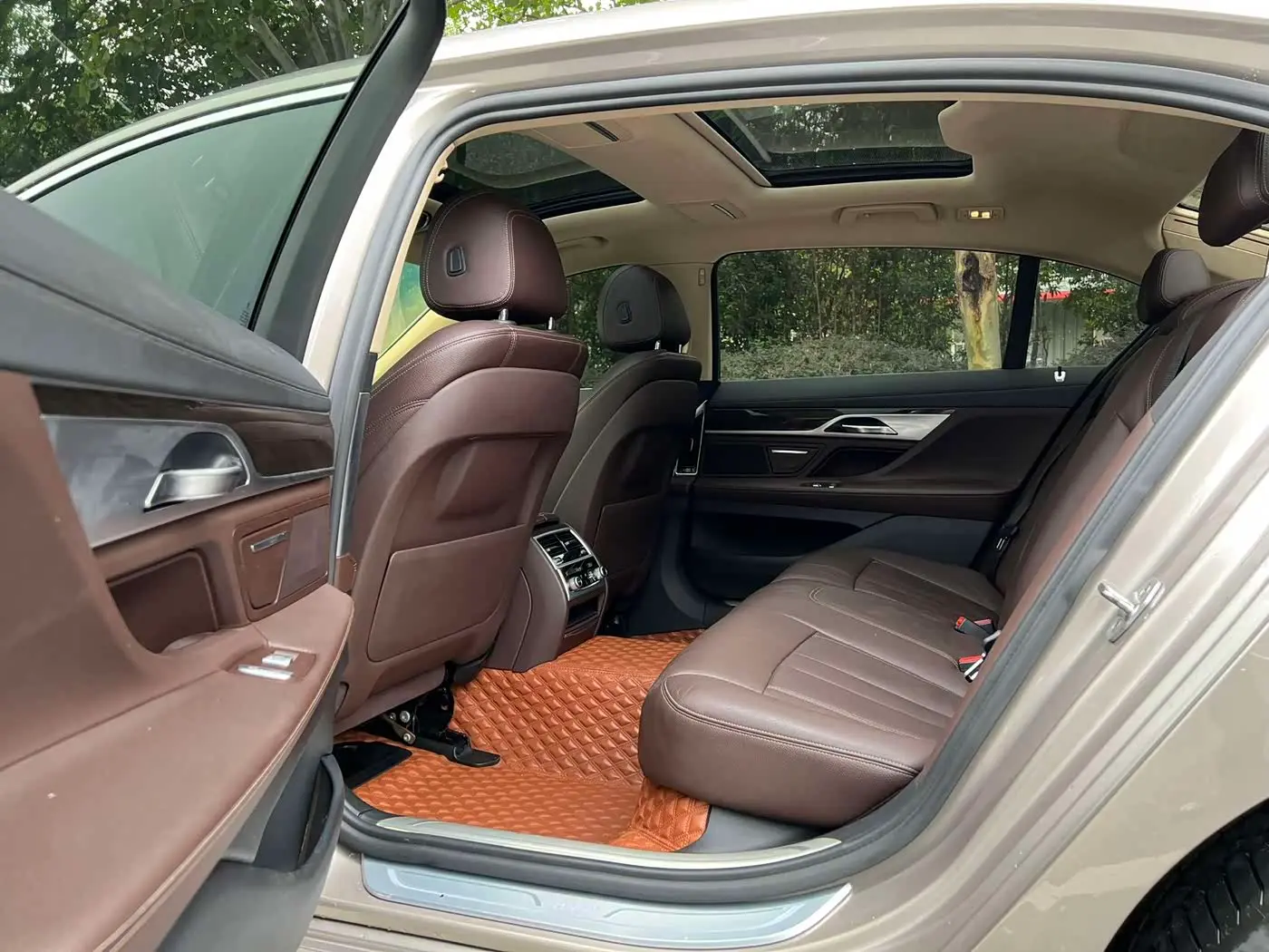 BMW 7 Series 2018 — Şəkil 10/18