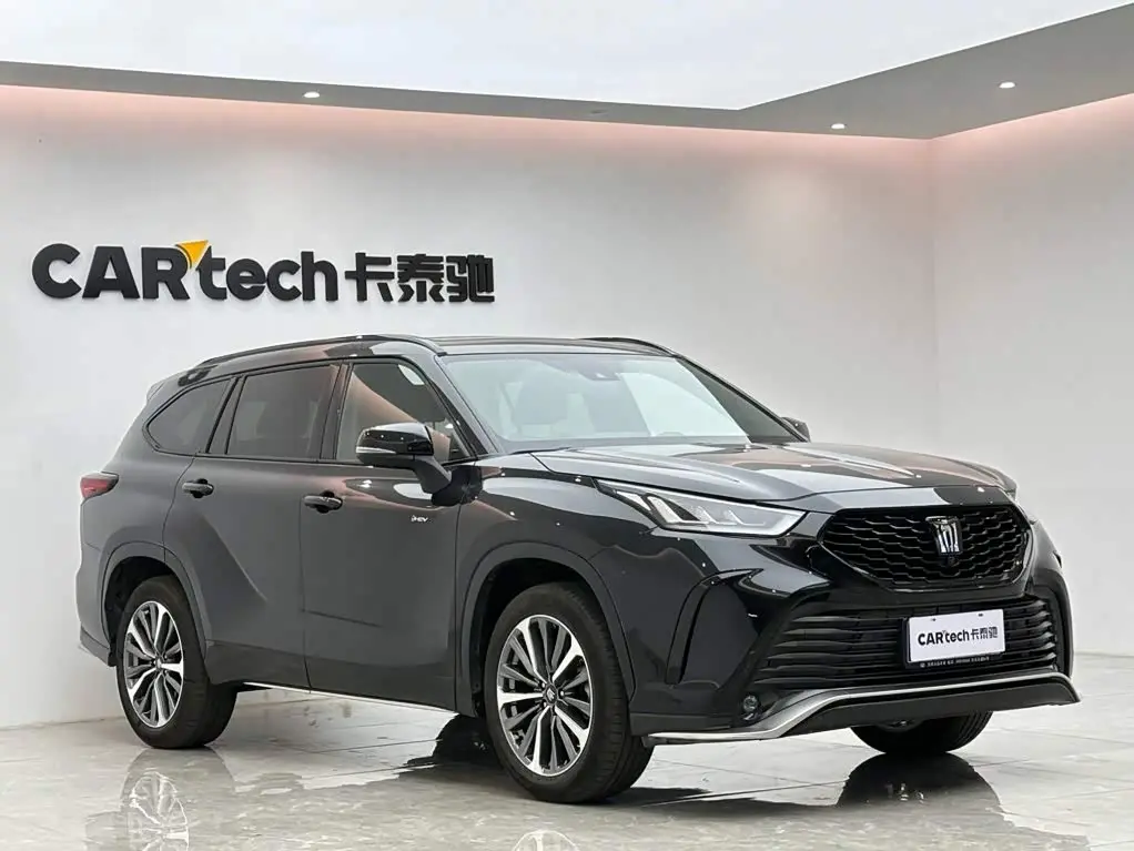 Toyota Crown Kluger 2024 — Photo 6/15