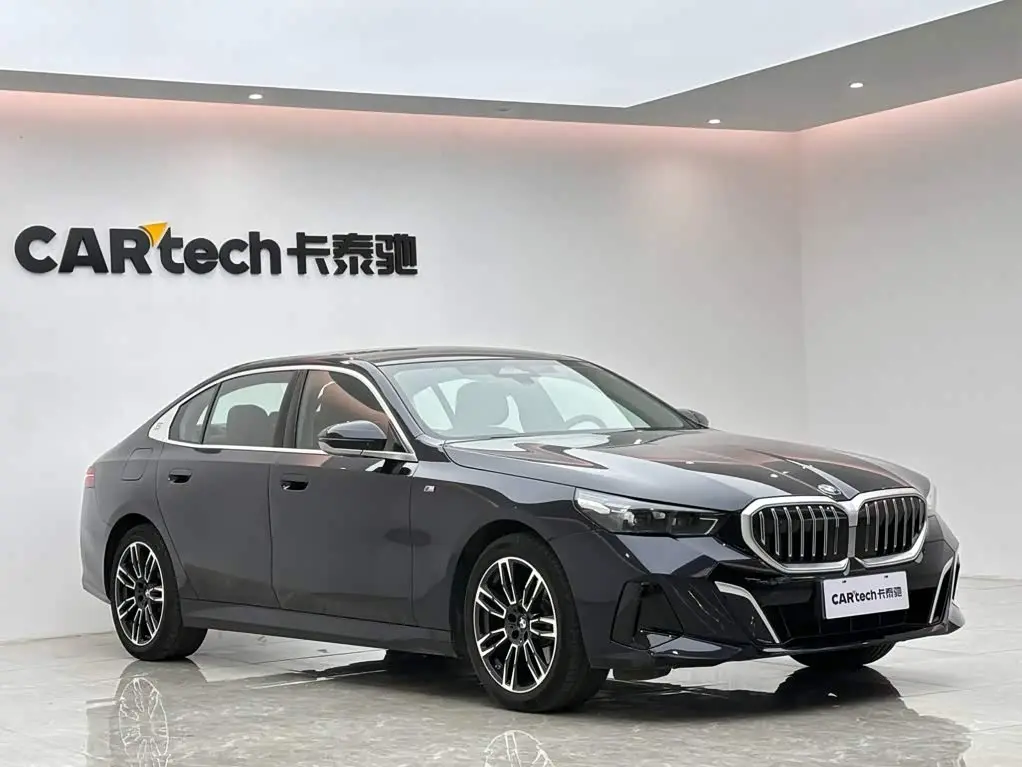 BMW 5 Series 2024 — Photo 6/16