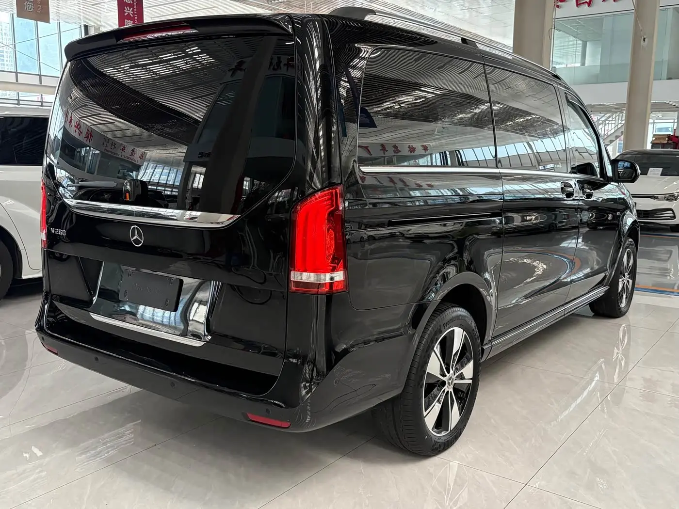 Mercedes-Benz V-Class 2022 — Фото 14/14