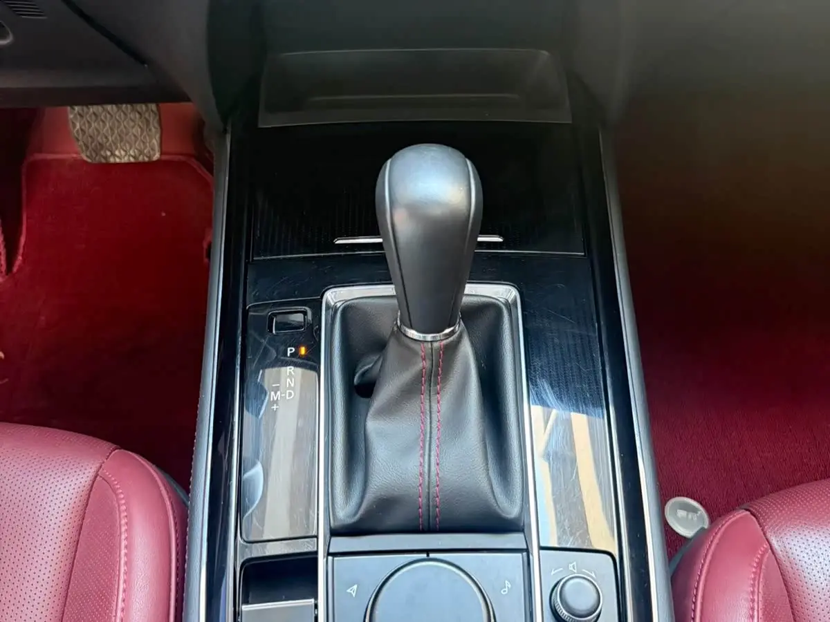 Mazda CX-30 2023 — Photo 15/20
