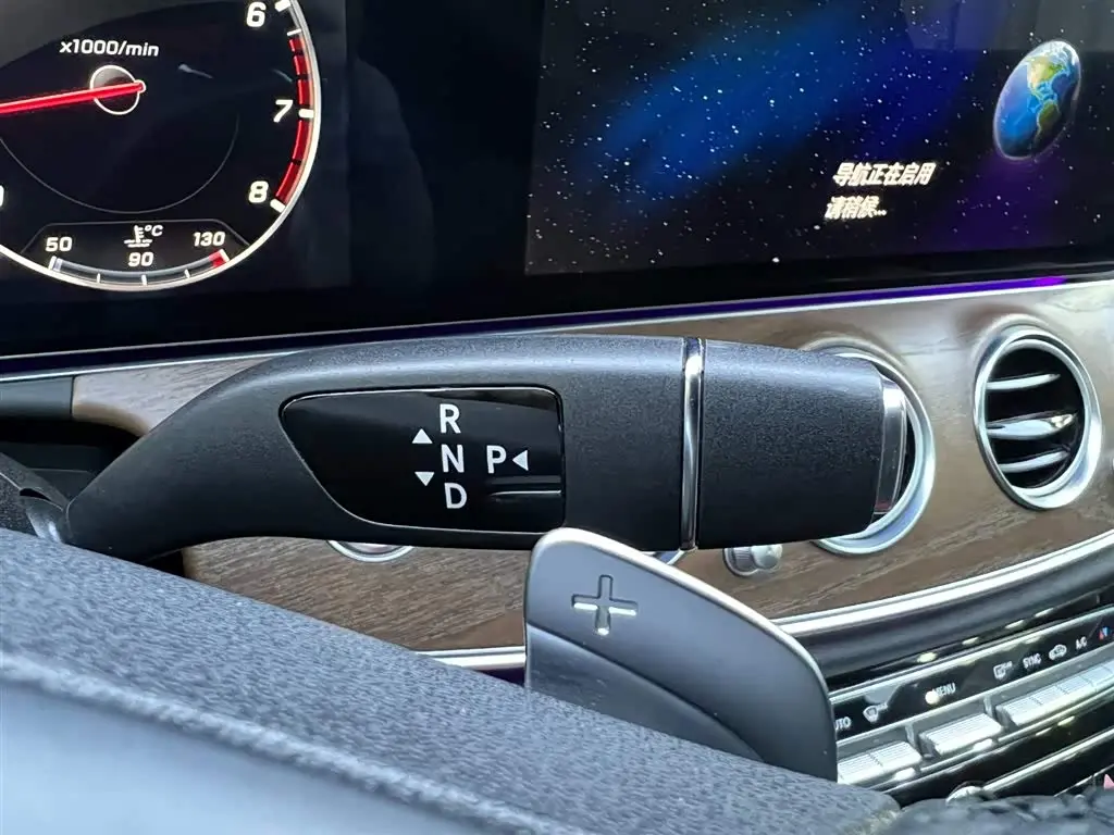 Mercedes-Benz E-Class 2017 — Фото 13/20