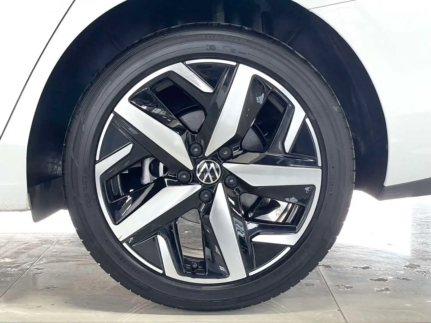 Volkswagen Lamando 2023 — Photo 15/18