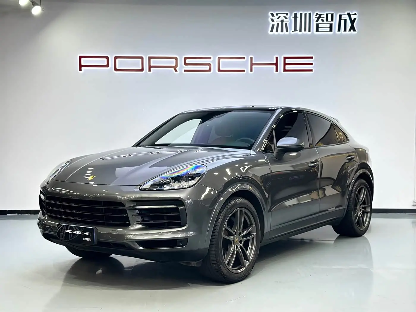 Porsche Cayenne 2020 — Фото 1/20